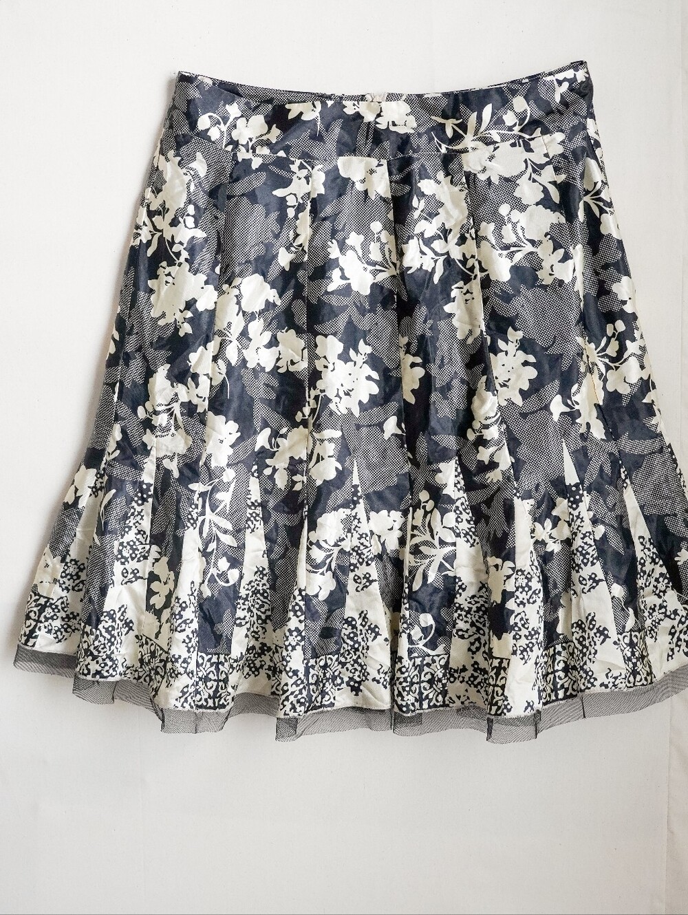 John Paul Richard Black & Ivory Floral Pleated Midi Skirt Medium
